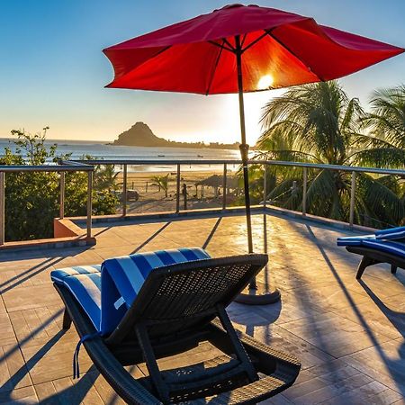 Casa Belen - Beautiful Beach View Home On Stone Island Исла-ла-Пьедра Экстерьер фото