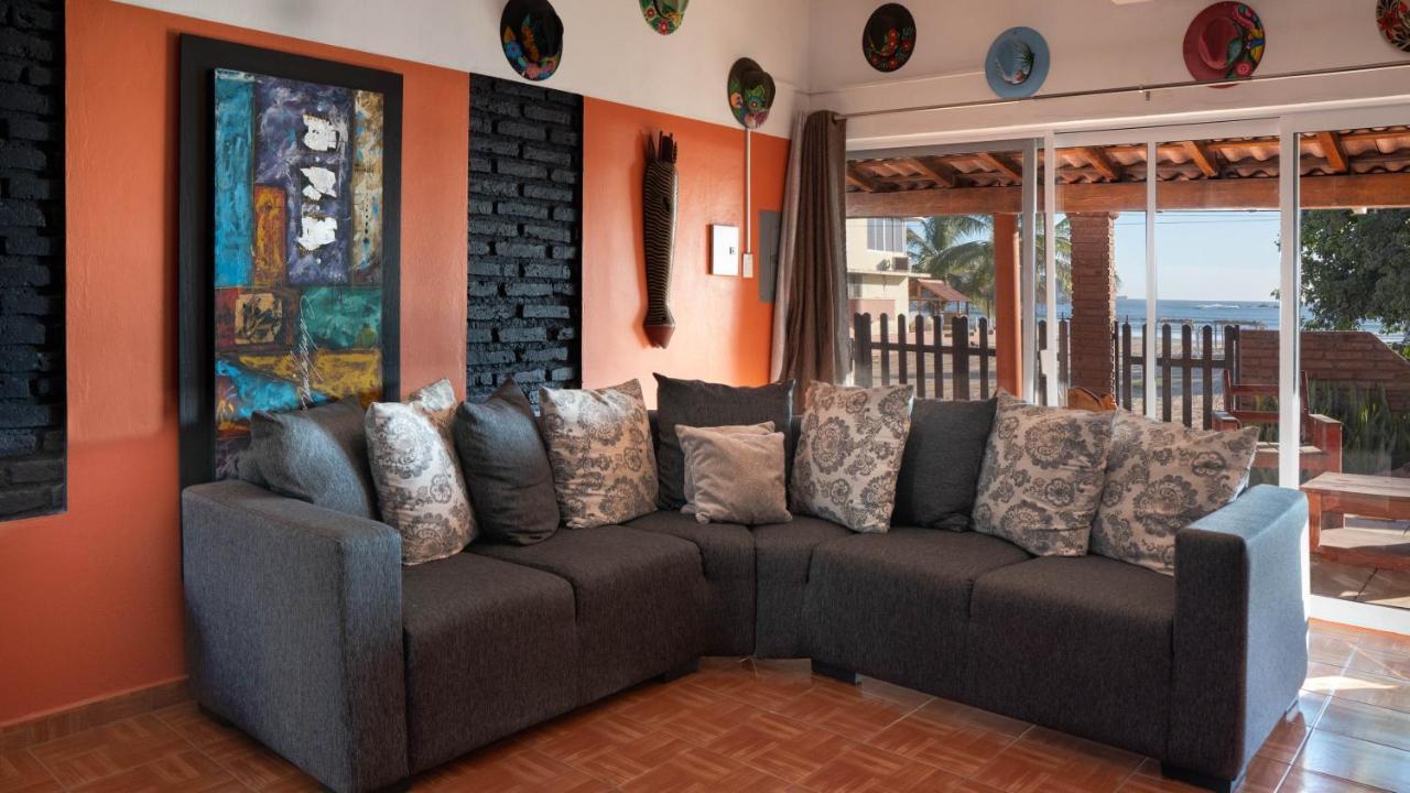 Casa Belen - Beautiful Beach View Home On Stone Island Исла-ла-Пьедра Экстерьер фото