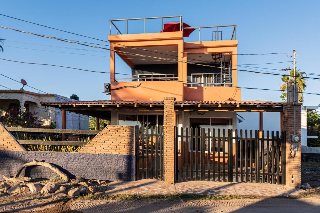 Casa Belen - Beautiful Beach View Home On Stone Island Исла-ла-Пьедра Экстерьер фото