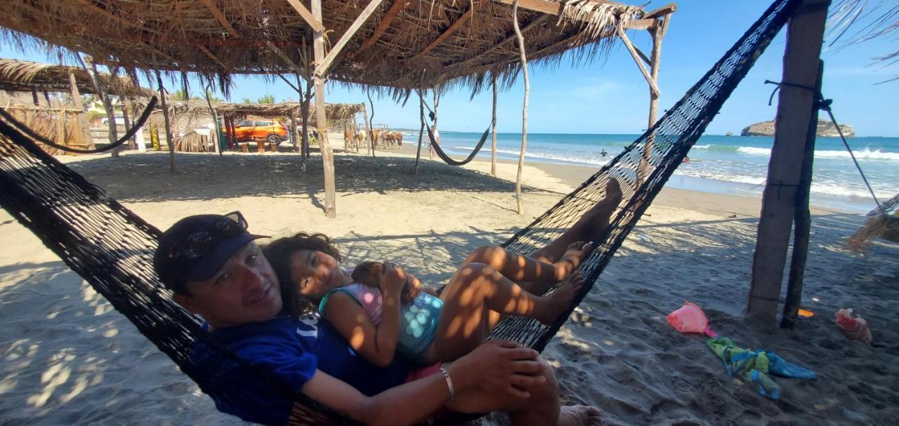 Casa Belen - Beautiful Beach View Home On Stone Island Исла-ла-Пьедра Экстерьер фото