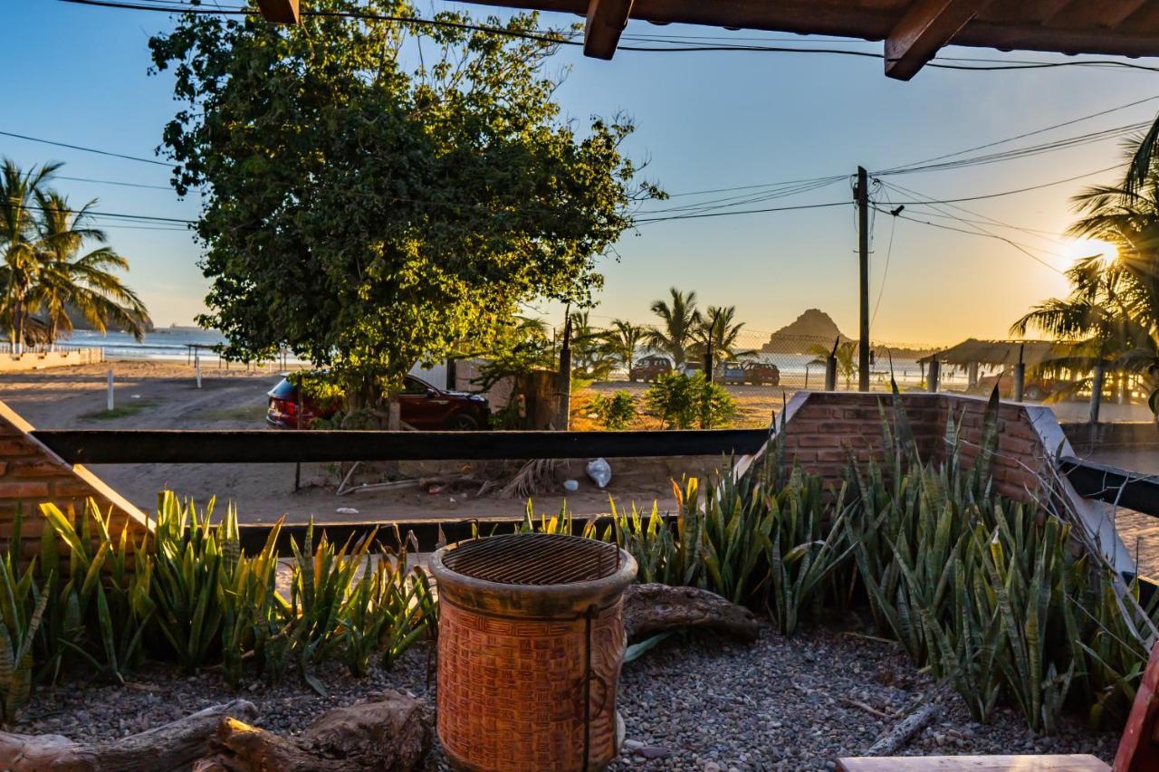 Casa Belen - Beautiful Beach View Home On Stone Island Исла-ла-Пьедра Экстерьер фото