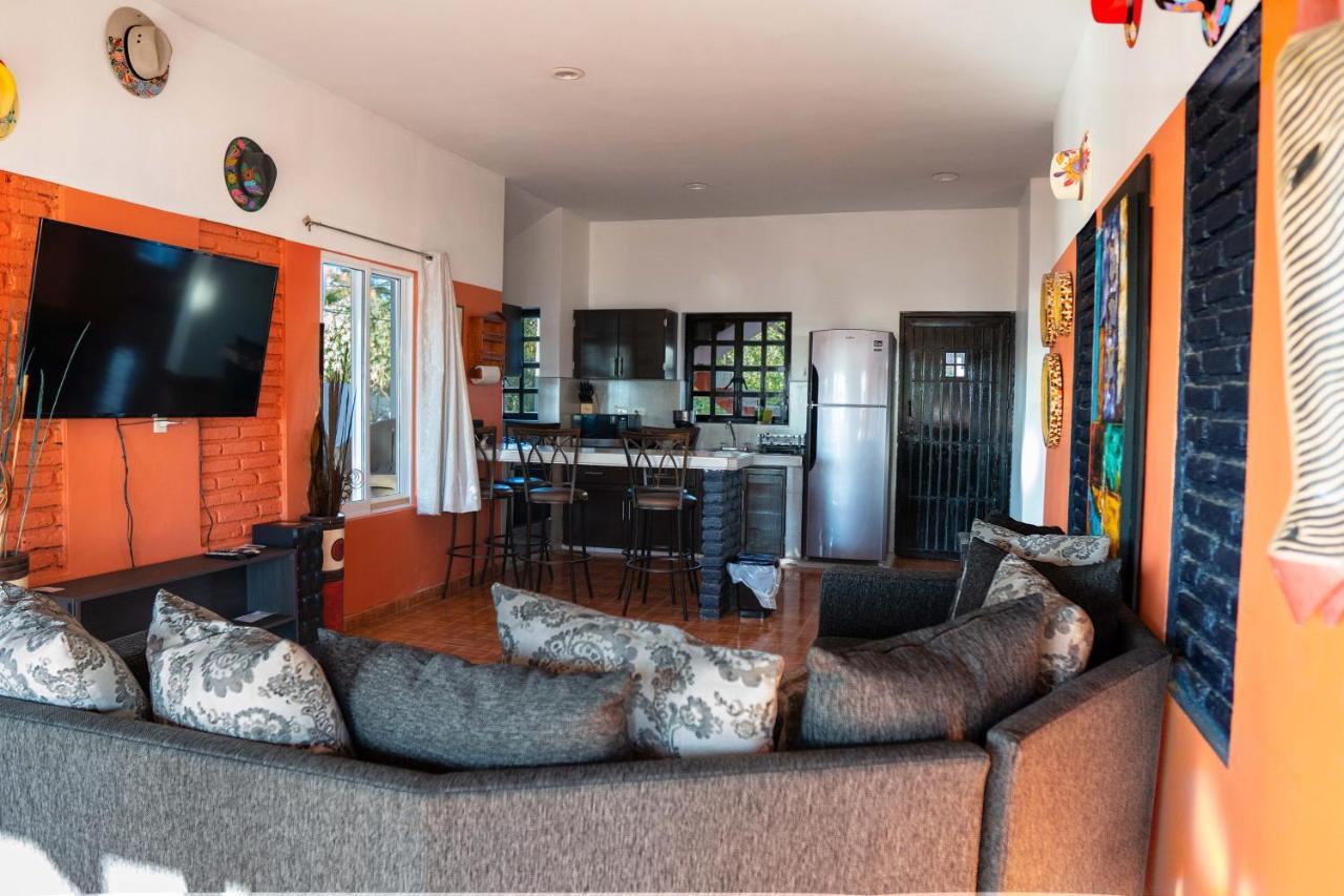 Casa Belen - Beautiful Beach View Home On Stone Island Исла-ла-Пьедра Экстерьер фото